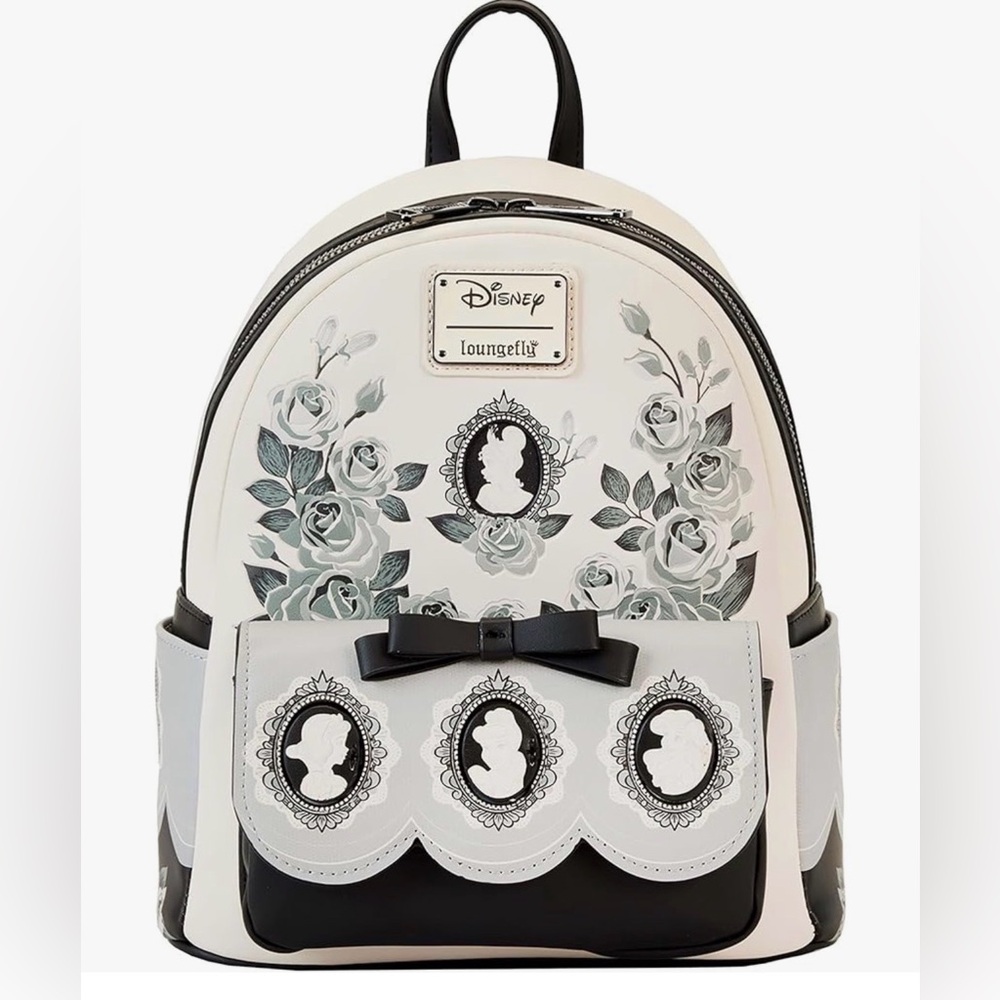 BNWT Loungefly Disney Princess Cameo Portraits Backpack